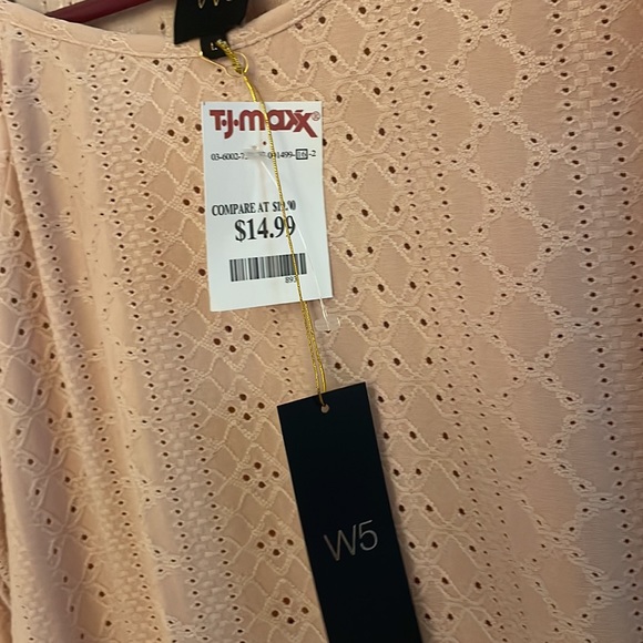 ⭐️NWT TOP⭐️ - Picture 3 of 3